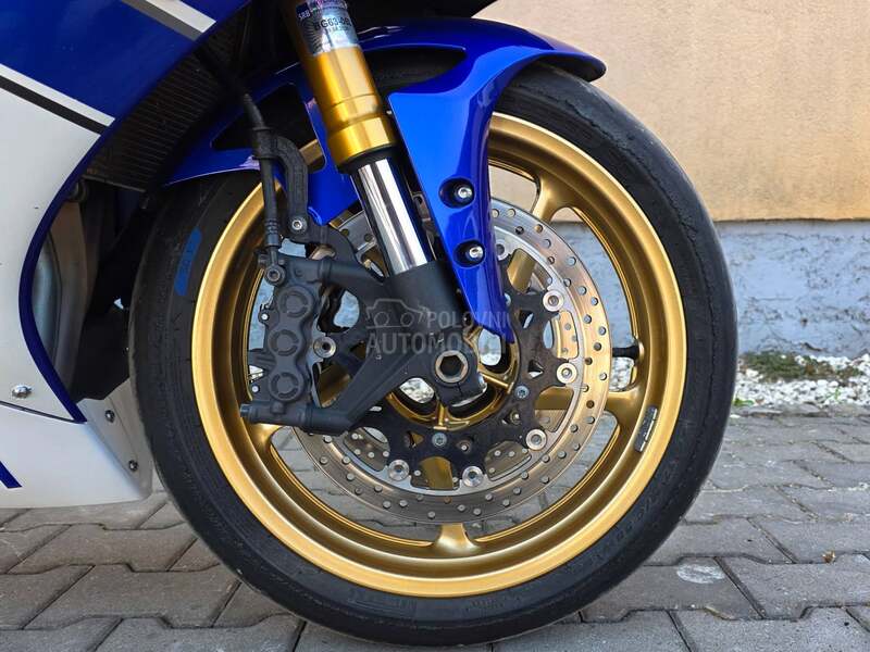 Yamaha R1
