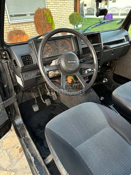 Suzuki SJ Samurai 