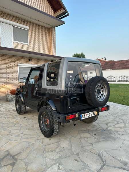 Suzuki SJ Samurai 