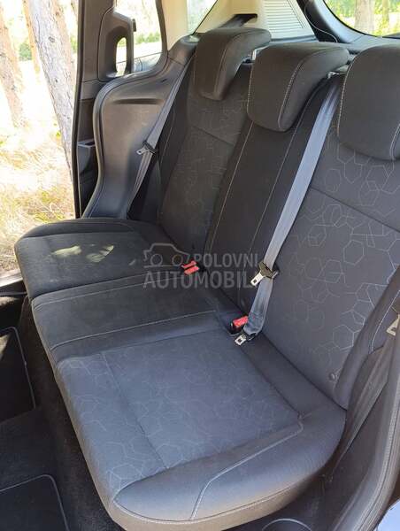 Ford B-Max TITANIUM