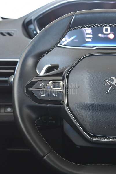 Peugeot 5008 1.5 HDI Allure AT
