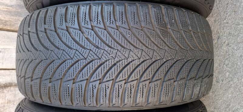 Nexen 225/50 R17 Zimska