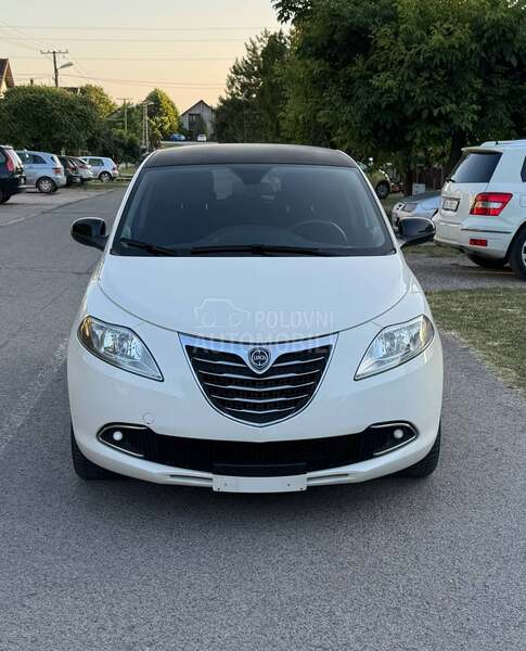 Lancia Ypsilon 1.2 8V GOLD