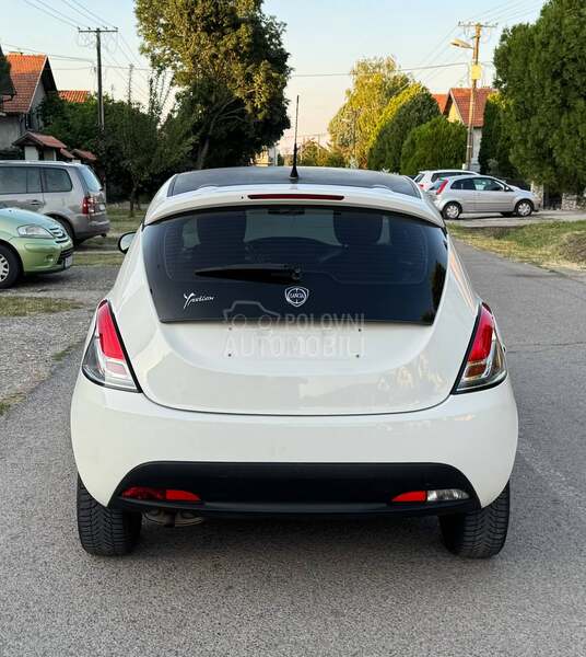 Lancia Ypsilon 1.2 8V GOLD