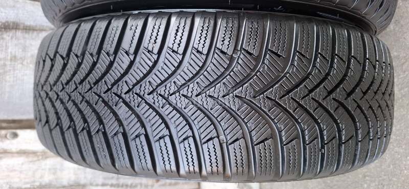 Hankook 195/65 R15 Zimska