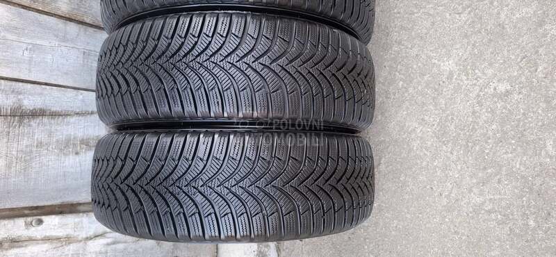 Hankook 195/65 R15 Zimska