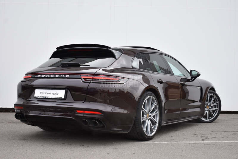 Porsche Panamera 4 E-Hybrid