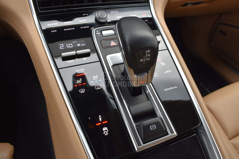 Porsche Panamera 4 E-Hybrid