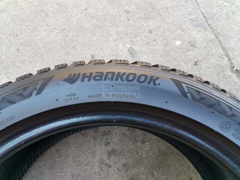 Hankook 225/45 R17 Zimska