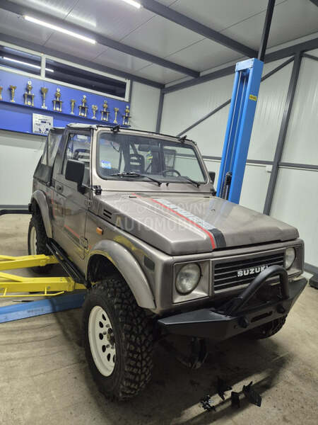 Suzuki SJ Samurai Sj500