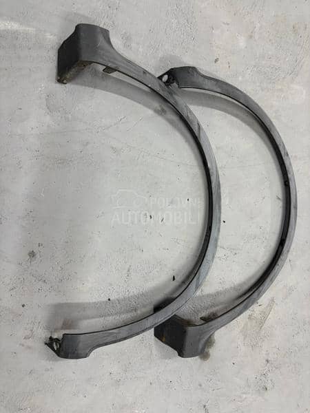 Lajsna blatobrana leva i desna