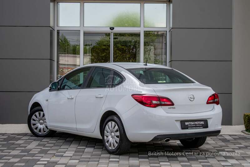 Opel Astra J 