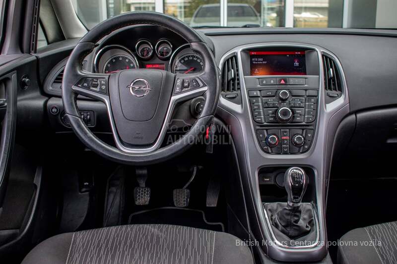 Opel Astra J 