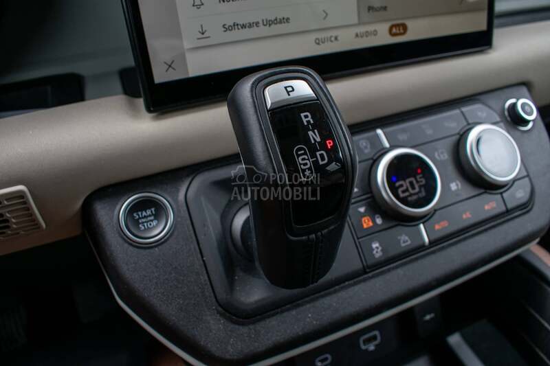 Land Rover Defender SE 250