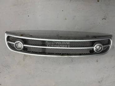 Centralna resetka sa maglenkom za Volkswagen Buba od 2000. do 2005. god.