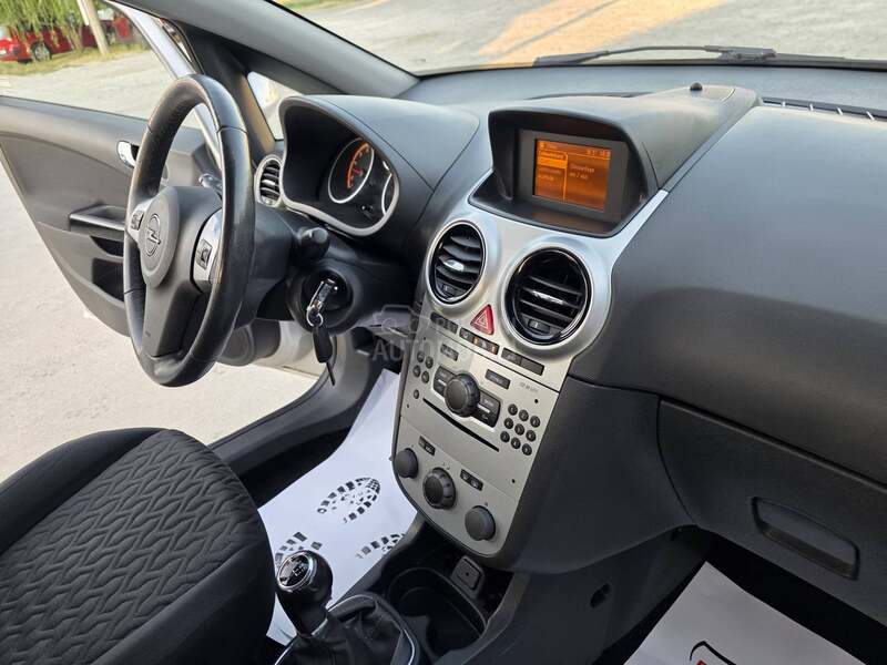 Opel Corsa D 1.4 B