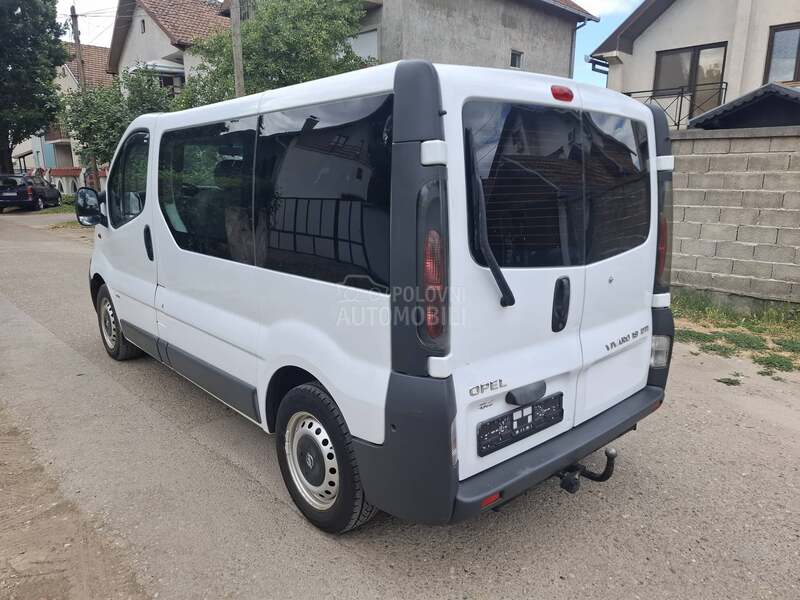 Opel Vivaro 1.9 dti 2700 putni 9.sed