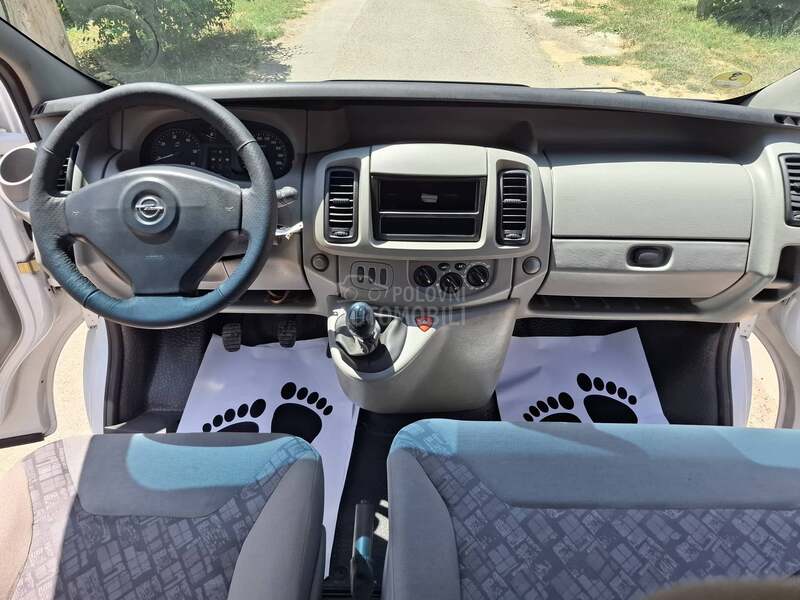 Opel Vivaro 1.9 dti 2700 putni 9.sed