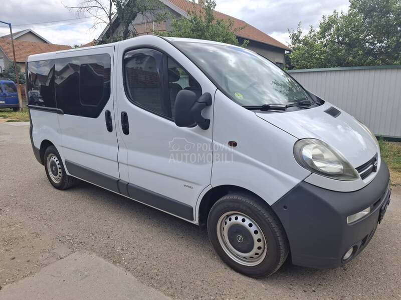 Opel Vivaro 1.9 dti 2700 putni 9.sed
