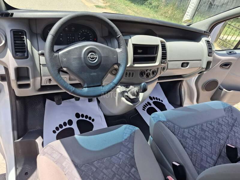 Opel Vivaro 1.9 dti 2700 putni 9.sed