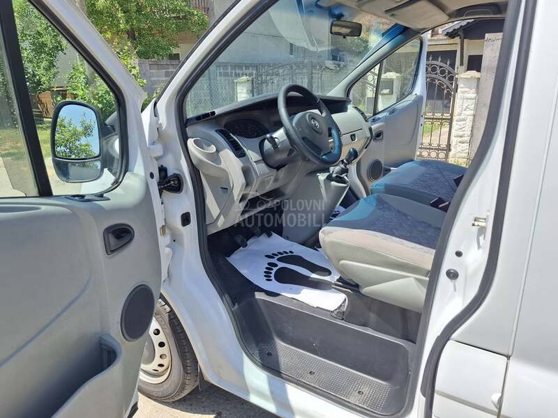 Opel Vivaro 1.9 dti 2700 putni 9.sed