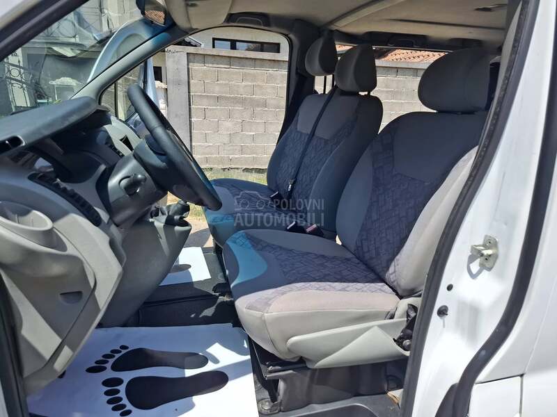 Opel Vivaro 1.9 dti 2700 putni 9.sed