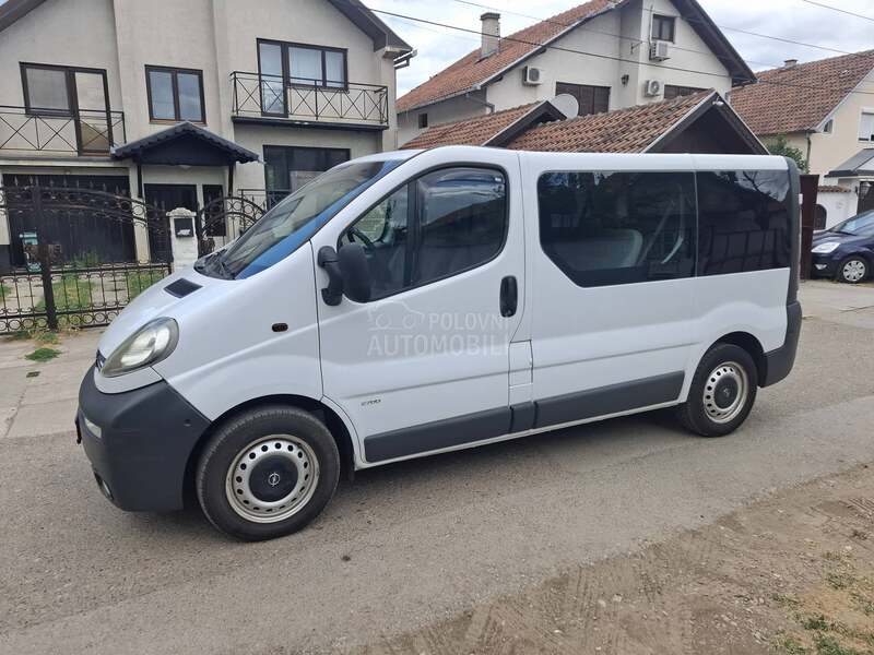 Opel Vivaro 1.9 dti 2700 putni 9.sed