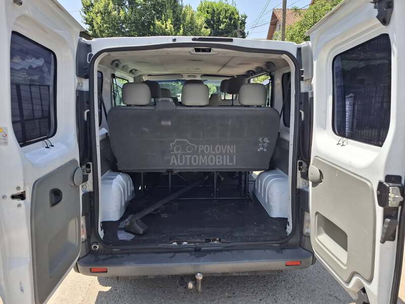 Opel Vivaro 1.9 dti 2700 putni 9.sed