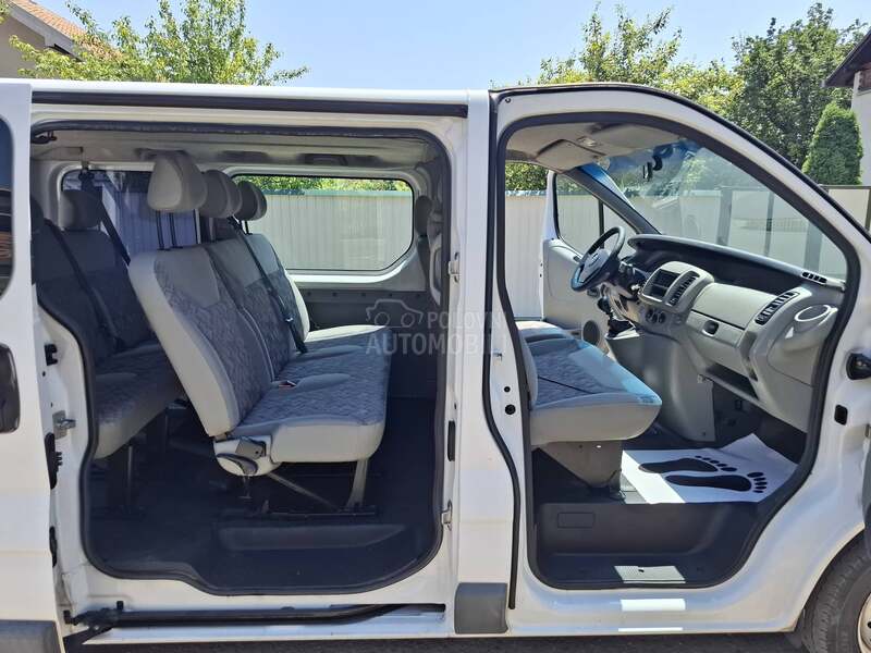 Opel Vivaro 1.9 dti 2700 putni 9.sed