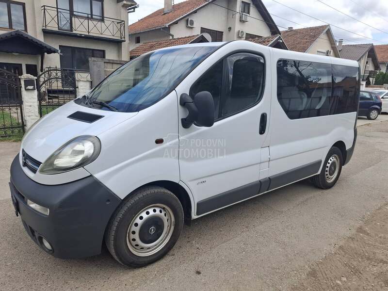 Opel Vivaro 1.9 dti 2700 putni 9.sed