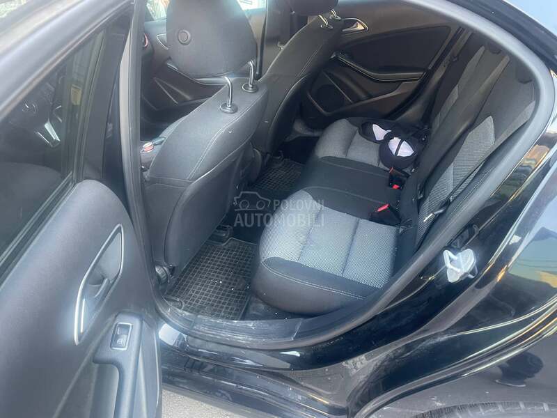 Mercedes Benz A 180 1,5DCI/ N A V I/