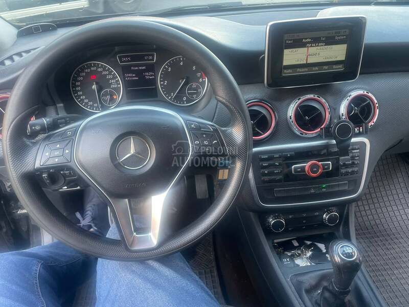 Mercedes Benz A 180 1,5DCI/ N A V I/