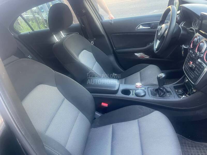 Mercedes Benz A 180 1,5DCI/ N A V I/