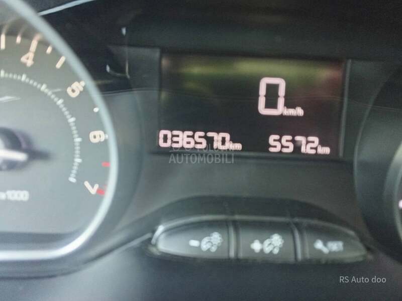 Peugeot 208 3.5.0.0.0.k.m