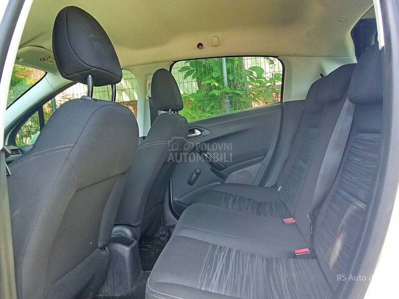 Peugeot 208 3.5.0.0.0.k.m