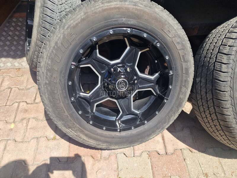 Toyota Hilux 