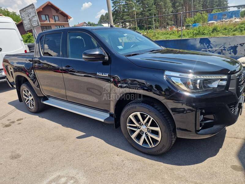 Toyota Hilux 