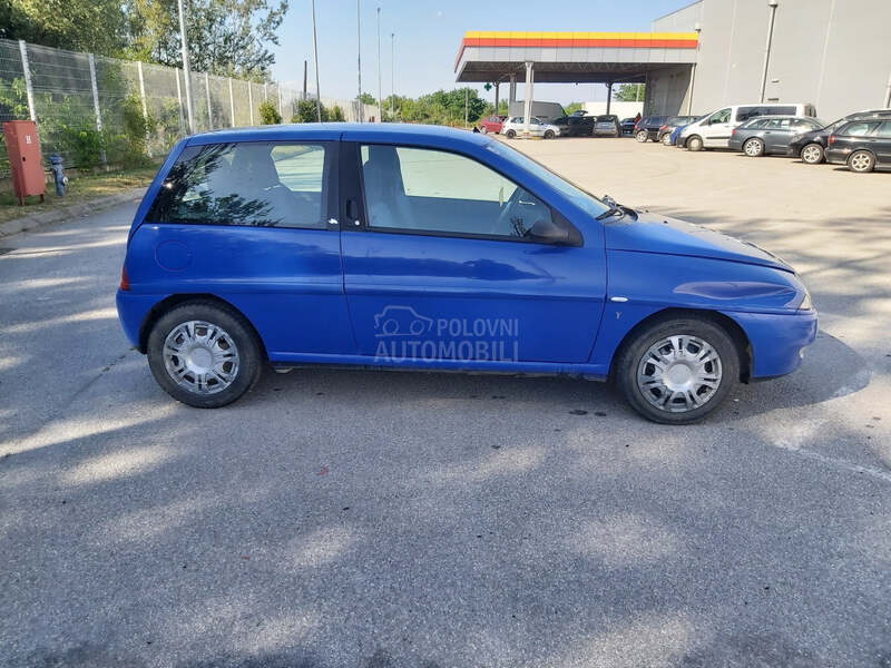 Lancia Ypsilon 