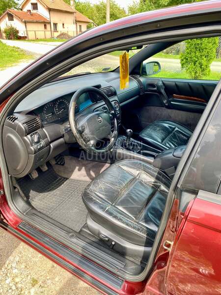 Opel Omega 2.5 V6