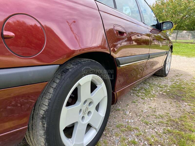 Opel Omega 2.5 V6
