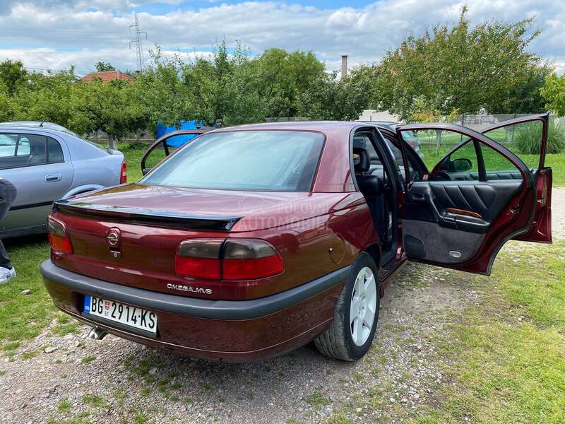 Opel Omega 2.5 V6