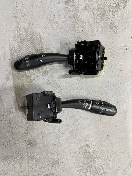 Prekidac svetla migavca brisac