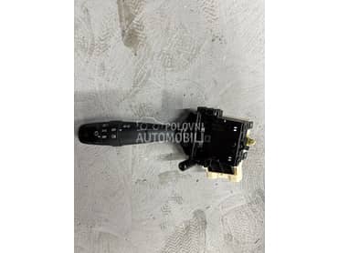 Rucica svetla i migavca za Suzuki Swift od 2010. do 2015. god.