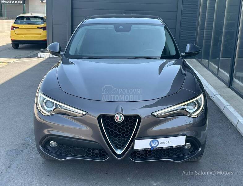 Alfa Romeo Stelvio Q4 210