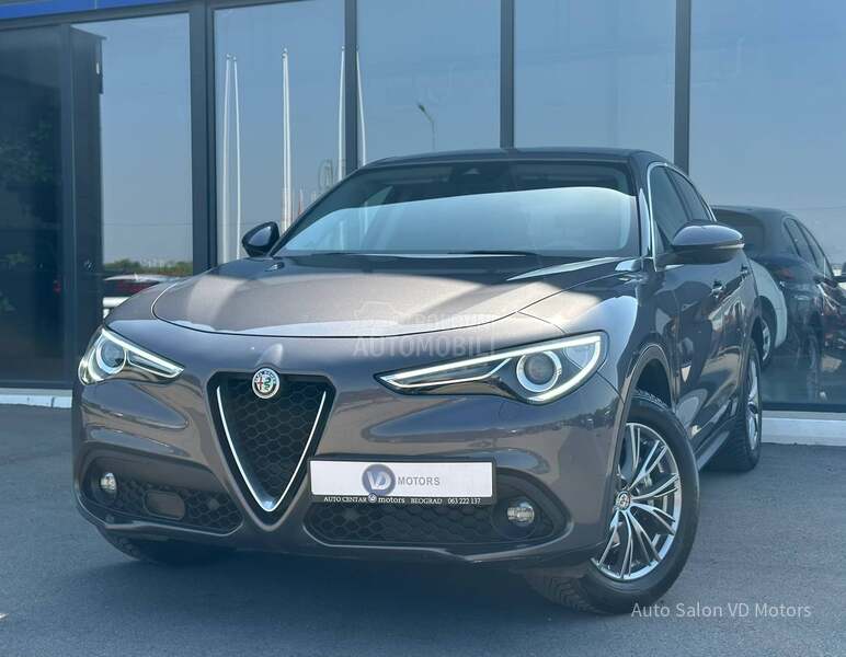 Alfa Romeo Stelvio Q4 210