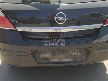 Branik zadnji za Opel Astra H