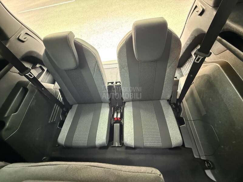 Peugeot 5008 1.2/AUT/7S