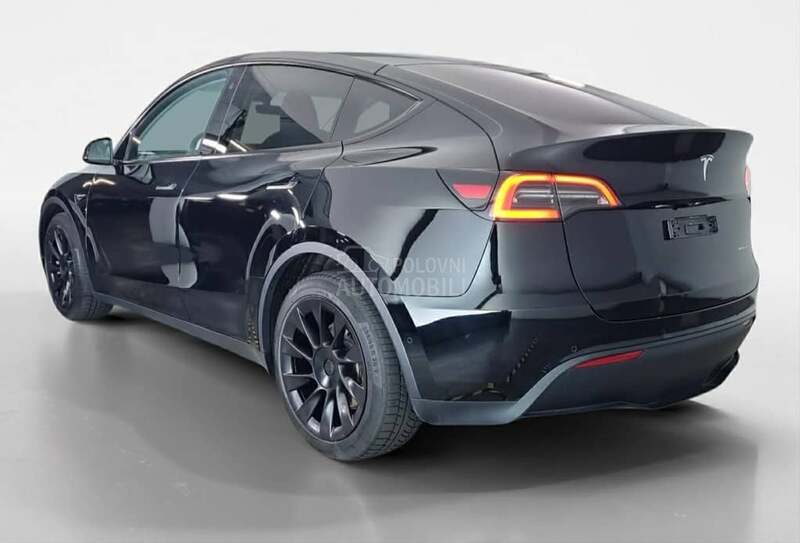 Tesla Model Y DUAL LONG RANGE AWD