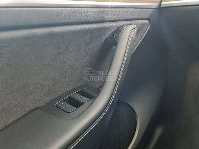 Tesla Model Y DUAL LONG RANGE AWD