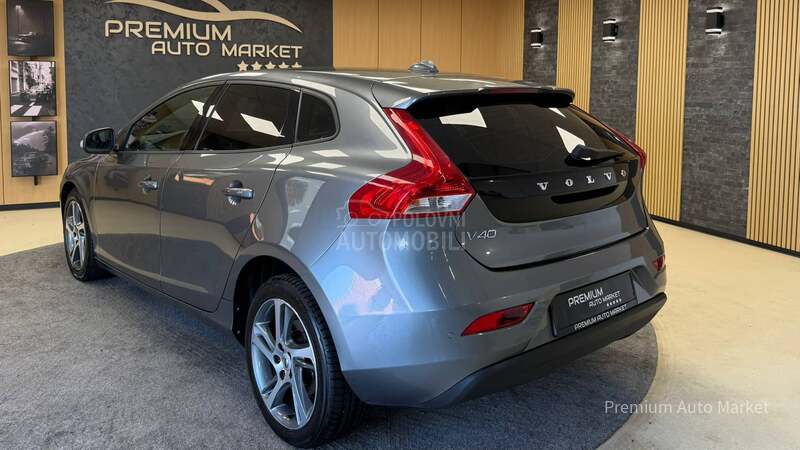 Volvo V40 //2.0 D2//RESTY//NOV